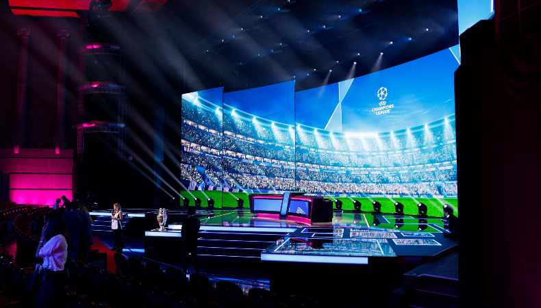 Este jueves se realizó el sorteo de la Fase de Liga de la Champions League. Estos son los rivales del Barcelona y Real Madrid.