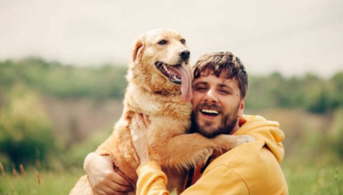 El cariño hacia las mascotas puede decir mucho sobre tu corazón La forma en que una persona cuida a sus mascotas puede reflejar qué tan empático y atento es en sus relaciones amorosas.