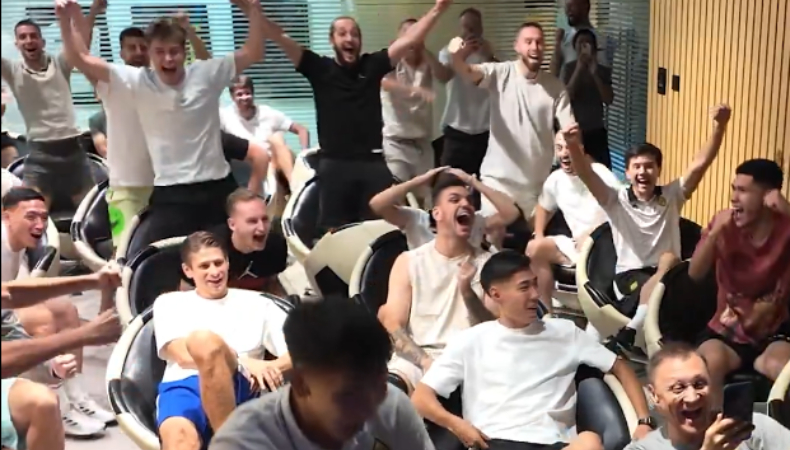 Los jugadores del Kairat Almaty reaccionaron tras el sorteo de la Fase de Liga de la Champions en la que se enfrentarán al Real Madrid.