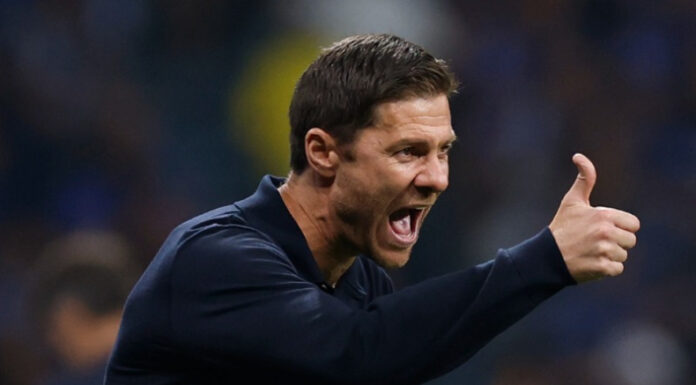 Xabi Alonso volvió a dejar un polémico mensaje tras confirmarse la suspensión al defensa español Dean Huijsen.