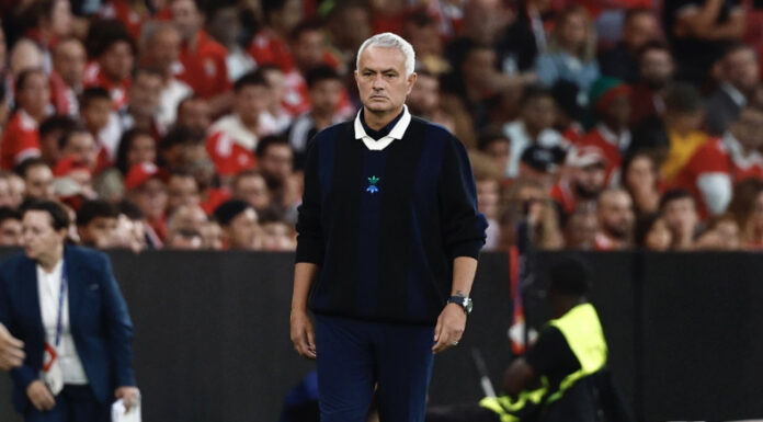 Fenerbahce fue eliminado por el Benfica en la última ronda de la fase preliminar de la Champions. Este viernes despidió a José Mourinho.