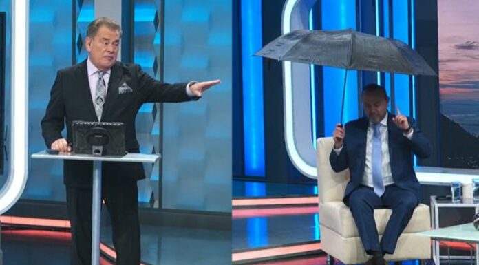 En la sección del clima de TCS Noticias, Moisés Urbina fue recibido por Eduardo Arévalo con un paraguas. Esta fue la razón.