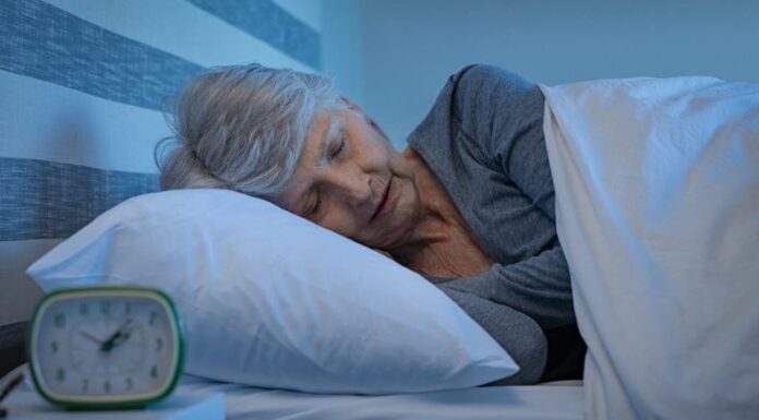 Aunque no existe una fórmula única para evitar el Alzheimer, la ciencia confirma que los hábitos cotidianos marcan la diferencia.