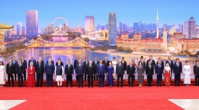 El presidente de China Xi Jinping inauguró la cumbre de la OCS en Tianjin, reuniendo a líderes de Rusia, India y otros países euroasiáticos.