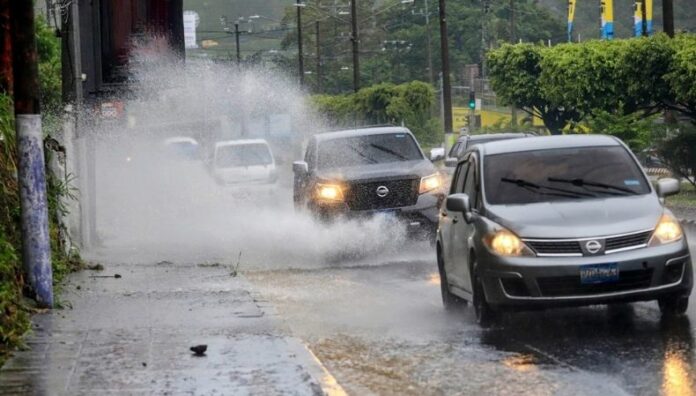 Se pronostican chubascos y tormentas para este domingo El MARN prevé chubascos y tormentas puntuales en El Salvador este domingo, con vientos de hasta 35 km/h.