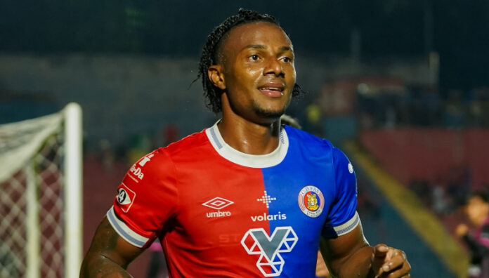 FAS líder del Apertura 2025 Club Deportivo FAS es el nuevo líder del torneo. Mientras que, Firpo perdió el invicto en el Apertura 2025.