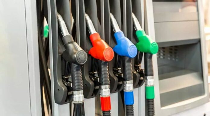 La Dirección General de Energía, Hidrocarburos y Minas publicó los respectivos precios de los combustibles vigentes a partir de mañana.