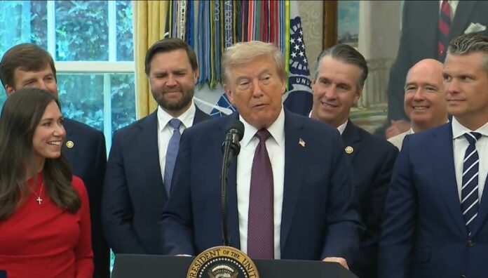 Donald Trump anuncia traslado del Comando Espacial a Alabama El presidente Donald Trump anunció que el Comando Espacial de EE. UU. será trasladado a Huntsville, Alabama.