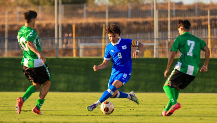 Selecta sub-17 inicia con derrota su gira por Europa La Selecta perdió ante el Real Betis de España en su primer amistoso internacional como parte de su gira por Europa.