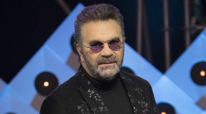 Manuel Mijares habría sido hospitalizado de emergencia a causa de un dolor en el pecho. Sus seguidores están pendientes de su estado de salud.