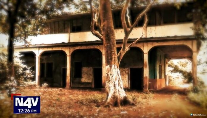 Hacienda San Mauricio donde el terror habita en cada rincón Hace cuarenta años, la Hacienda San Mauricio irradiaba prosperidad; hoy, sus muros agrietados esconden secretos y relatos paranormales que estremecen a quienes se acercan.
