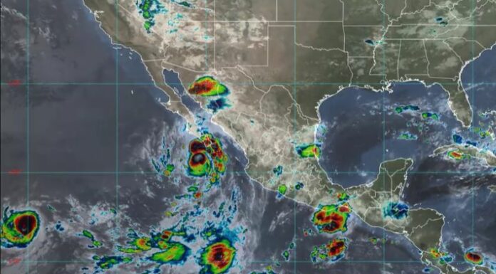 El huracán Lorena podría intensificarse, provocando lluvias torrenciales, oleaje alto e inundaciones en el noroeste de México.