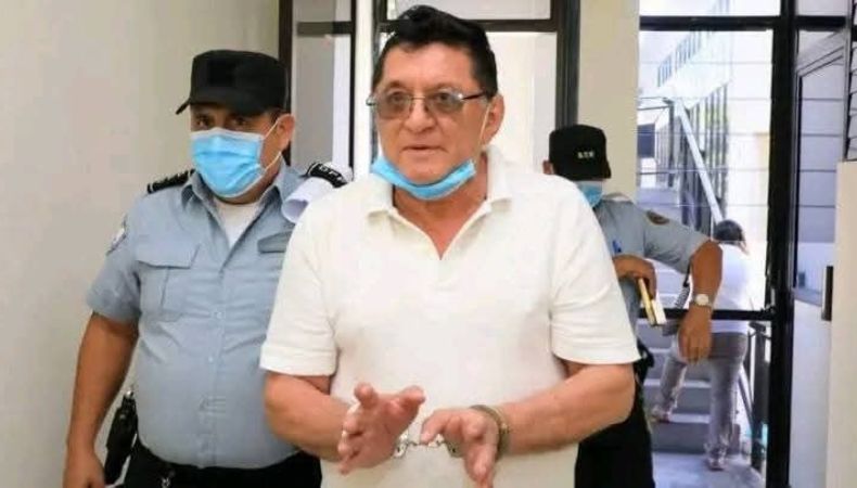 El juzgado decretó medidas sustitutivas a la detención para Catalino Miranda, que no podrá salir del país y quedará bajo responsabilidad de sus abogados