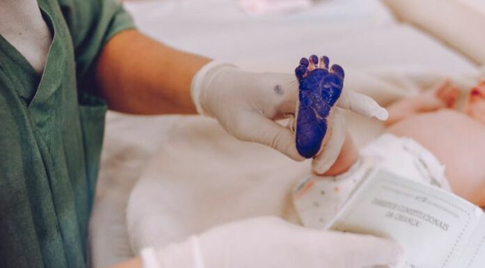 La CEPAL advierte que la baja natalidad en la región podría afectar a países como El Salvador, al reducir la población en edad productiva.