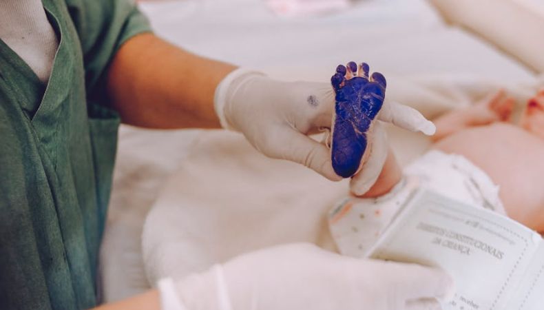 La CEPAL advierte que la baja natalidad en la región podría afectar a países como El Salvador, al reducir la población en edad productiva.