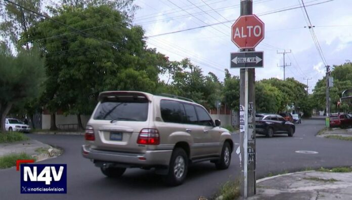 Conductores preocupados por constantes accidentes de tránsito en colonia Miramonte