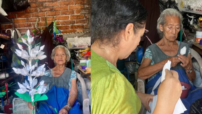 Flores de papel crespón, un arte que perdura Por décadas, María López se ha dedicado a elaborar delicadas flores de izote a base de papel crespón.