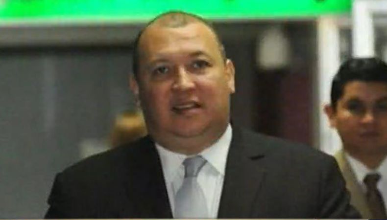 La Cámara Ambiental de Segunda Instancia declaró enriquecimiento ilícito contra el exsecretario privado de la Presidencia, Francisco José Cáceres Zaldaña, y su esposa.