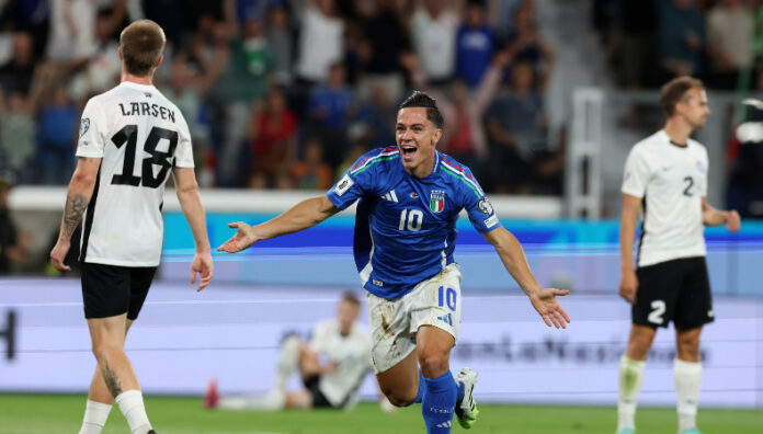 Italia goleó a Estonia Italia sumó su segunda victoria al golear a Estonia en las Eliminatorias Europeas y se acerca a puestos de repechaje.