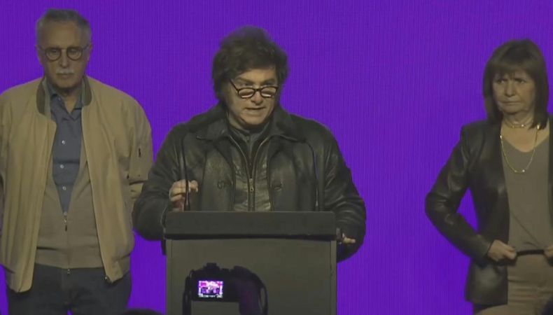 El partido de Milei sufre derrota en elección provincial, un test clave en Argentina