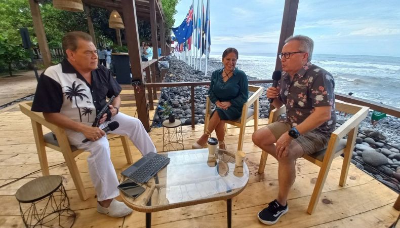 Surfistas de 61 delegaciones participan en el Surf City El Salvador ISA World Surfing Games 2025, en las playas de El Tunco y El Sunzal.