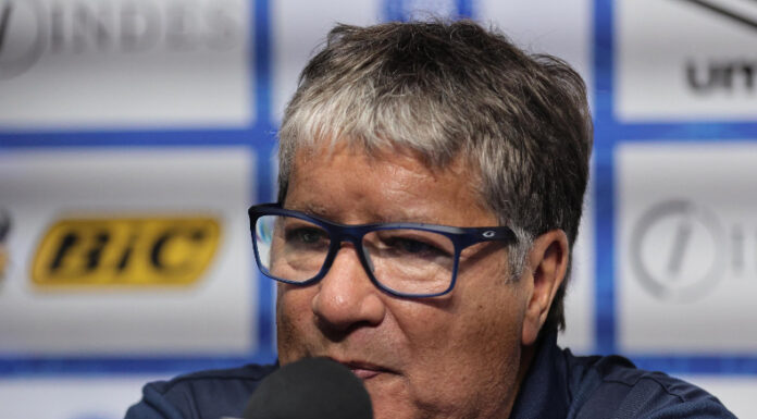 El técnico colombiano de la Selecta, Hernán Darío 