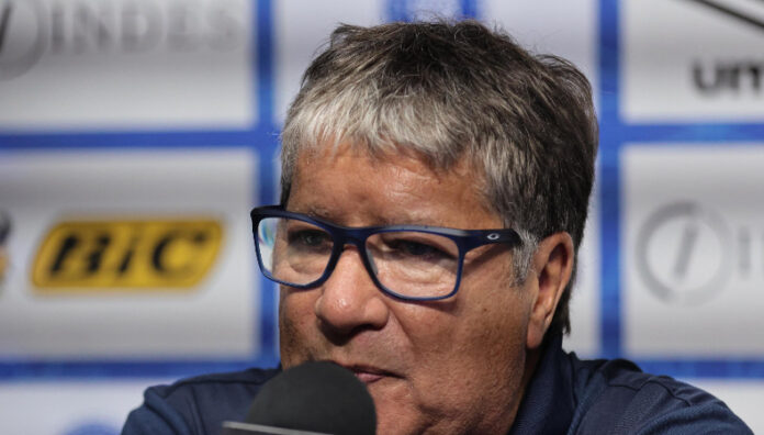 Bolillo Gómez técnico de la Selecta El técnico colombiano de la Selecta, Hernán Darío