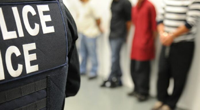 Los Ángeles se prepara para las masivas redadas antiinmigrantes luego que la Corte Suprema autorizara reanudarlas.