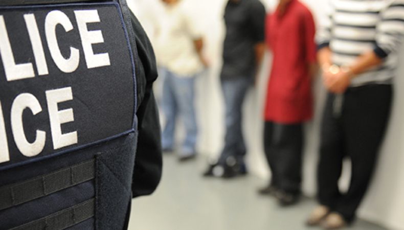 Los Ángeles se prepara para las masivas redadas antiinmigrantes luego que la Corte Suprema autorizara reanudarlas.