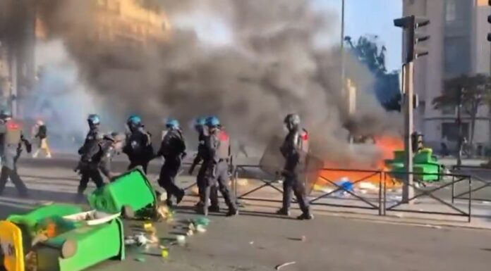 Los principales ejes viales de Francia fueron bloqueados y se registran enfrentamientos en varias ciudades durante las protestas contra los ajustes propuestos por el ex primer ministro François Bayrou.