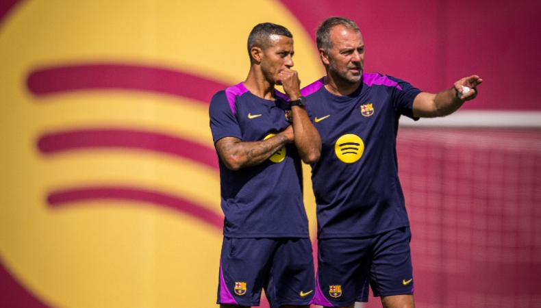 El Barcelona confirmó la incorporación del exmediocampista español como asistente técnico del alemán Hansi Flick.