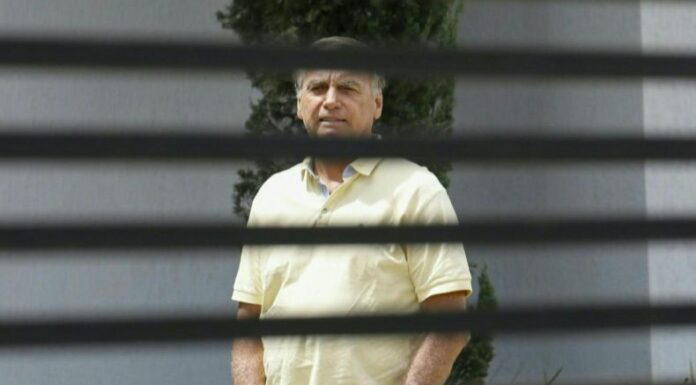 El expresidente brasileño Jair Bolsonaro fue condenado este jueves a 27 años y 3 meses de cárcel por intento de golpe de Estado.