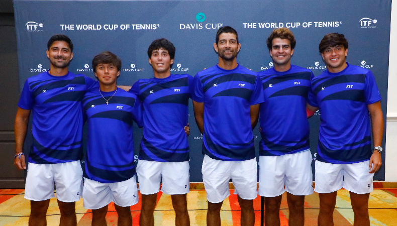 El Salvador busca hacer historia en la Copa Davis ante Rumanía El Salvador se mide este fin de semana a Rumanía con el objetivo de alcanzar el playoff del Grupo I de la Copa Davis.