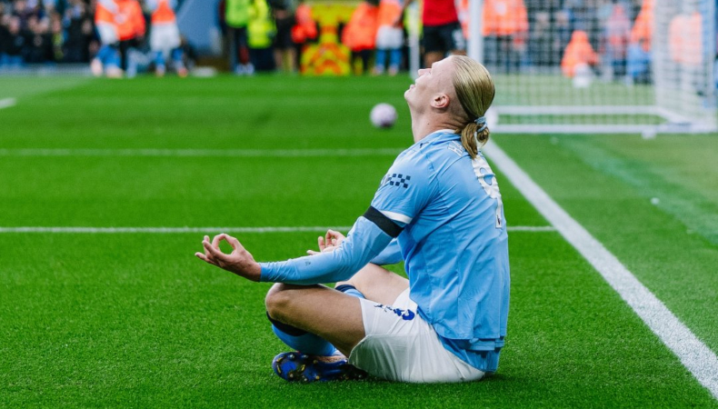Manchester City goleó al United Manchester City goleó este domingo al United en una nueva edición del