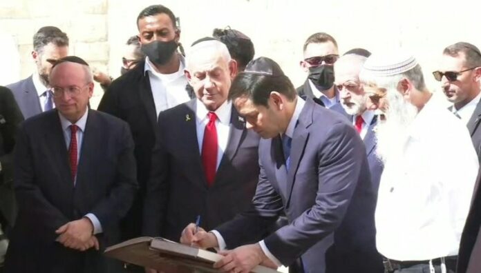 Netanyahu asegura que visita de Rubio refuerza lazos con EEUU Benjamin Netanyahu afirmó que la visita de Marco Rubio muestra la “fuerza” de los lazos entre Estados Unidos e Israel.