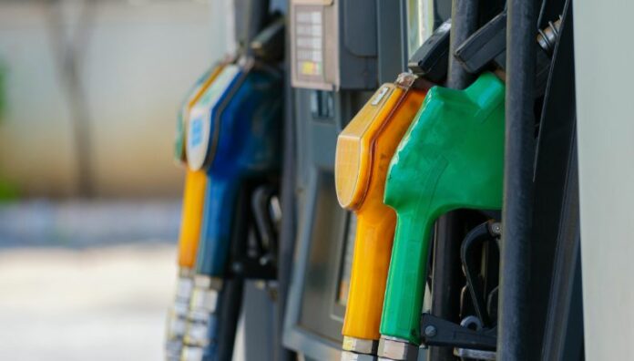Precios de los combustibles aumentarán $0.02 desde mañana La Dirección General de Energía, Hidrocarburos y Minas publicó los respectivos precios de los combustibles vigentes a partir de mañana.
