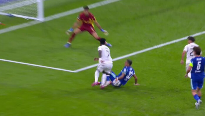 Polémico penal para el Real Madrid Real Madrid venció al Marsella con un polémico penal en la primera jornada de la Fase de Liga de la Champions League.