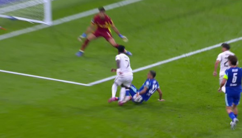 Real Madrid venció al Marsella con un polémico penal en la primera jornada de la Fase de Liga de la Champions League.