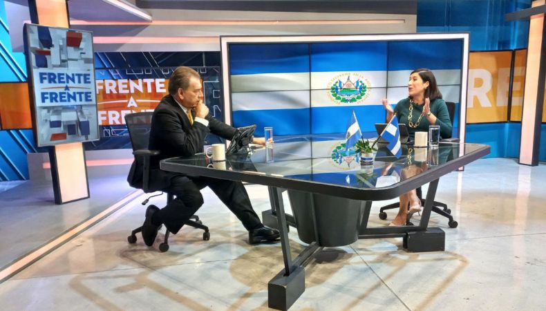 La ministra de Economía, María Luis Hayem, destacó el crecimiento económico del país, y anunció nuevas zonas francas.