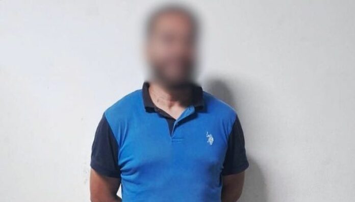 Capturan a hombre por agredir a su acompañante en San Vicente Sur La PNC capturó a un hombre en San Vicente Sur por agredir a golpes a su acompañante mientras ingerían bebidas alcohólicas.