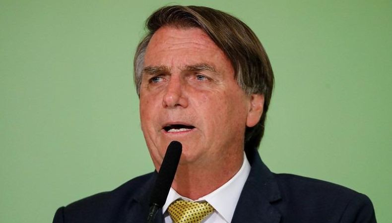 El expresidente brasileño Jair Bolsonaro, condenado la semana pasada por golpismo, sufre un problema renal y anemia y permanecerá por ahora en el hospital de Brasilia donde ingresó el ayer, así lo informó el centro de salud.