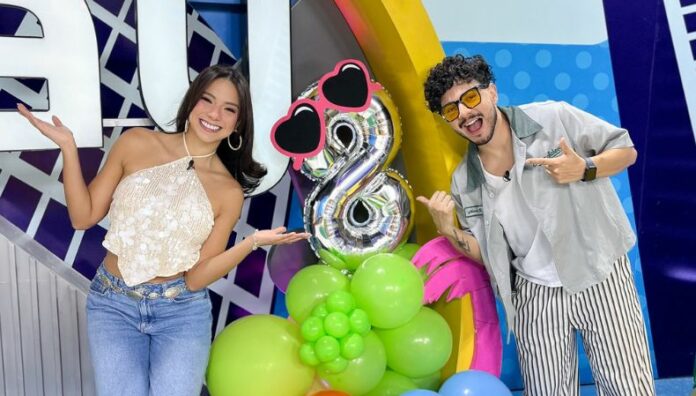 ¡Play cumplió 8 años y lo festejó a lo grande! Una tarde con pastel, piñata y sorpresas en Canal 2 marcó el aniversario del programa juvenil que sigue conquistando a la audiencia salvadoreña.