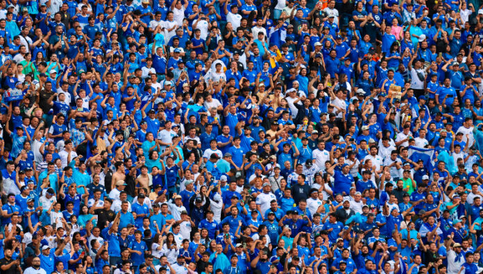 Estas serían las posibles sanciones de FIFA a la FESFUT Rolando González reveló las posibles sanciones que recibirá la FESFUT por parte de FIFA por gritos racistas a Surinam.