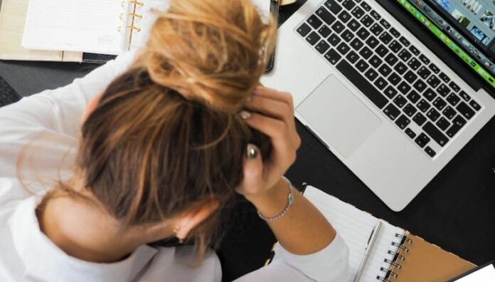 ¿Cómo controlar la ansiedad? Estas técnicas pueden ayudarle Un ataque de ansiedad puede generar sensación de pérdida de control, pero con técnicas simples es posible recuperar la calma.