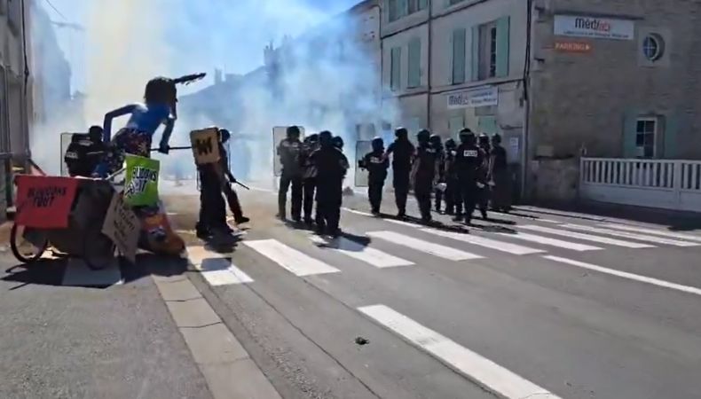 Francia vive una nueva jornada de huelgas y protestas sindicales contra el plan de ajuste fiscal del gobierno de Emmanuel Macron.