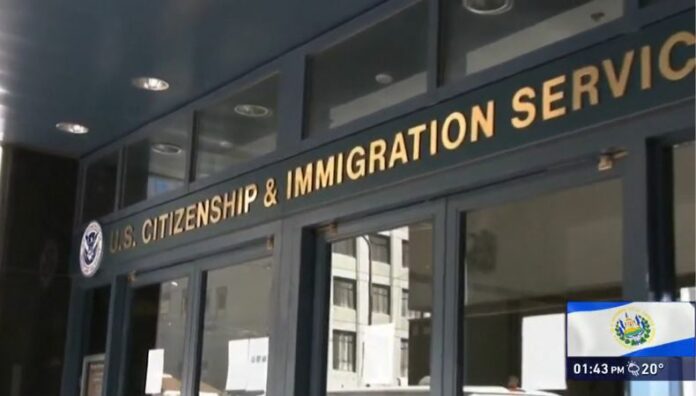 Estados Unidos anuncia cambios en el examen para obtener la ciudadanía La Oficina de Servicios de Ciudadanía e Inmigración de Estados Unidos informó que a partir de octubre de 2025 entrarán en vigor las modificaciones al examen para obtener la ciudadanía.