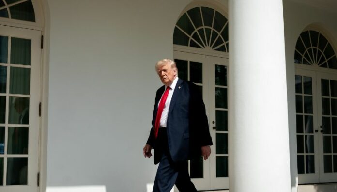 Trump dice estar “decepcionado” con Putin por conflicto en Ucrania Donald Trump hizo esta declaración en su reunión con el primer ministro británico, Keir Starmer, en Londres.