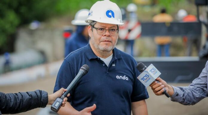 ANDA informó avances en la reparación de la tubería de 48 pulgadas del Sistema Zona Norte, ubicada entre la Estación Central y San Ramón, en Apopa.