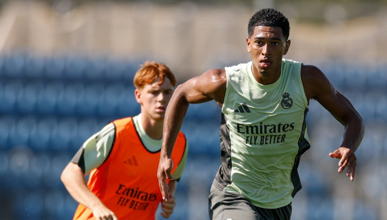 Real Madrid recibe al Espanyol en el Santiago Bernabéu con el objetivo de mantener el liderato del campeonato español.