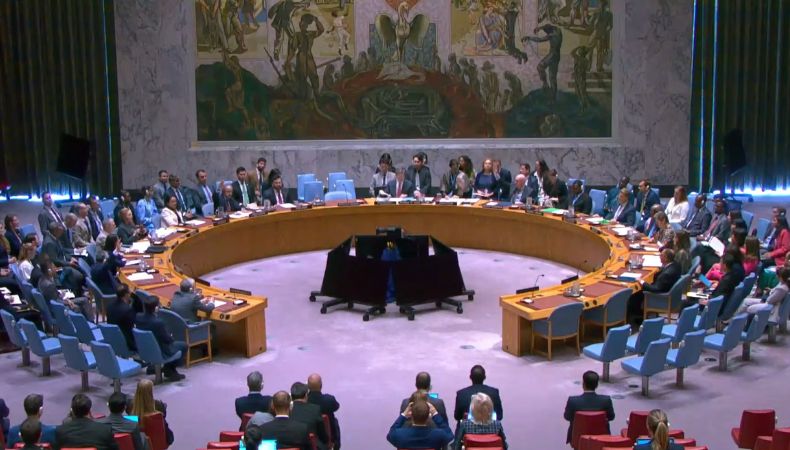 El Consejo de Seguridad de Naciones Unidas aprobó el viernes la reimposición de fuertes sanciones económicas a Irán por su programa nuclear.